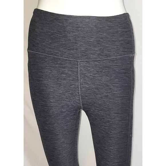 Victoria Secret Women’s 7/8 Length Legging - Size 2 - Picture 4 of 10